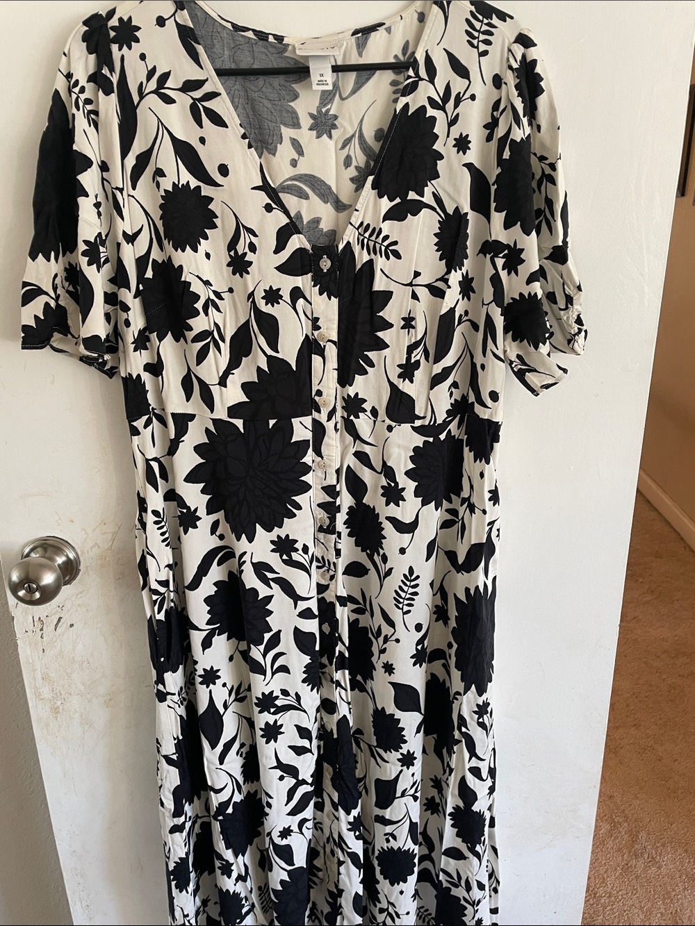Ava & Viv Black and White Floral Maxi Dress